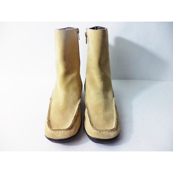 AK ANNE KLEIN Bailee 1 TAN SUEDE LEATHER ZIP LOW HEEL ANKLE BOOT SZ 6M - Picture 2 of 10